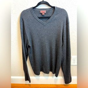 100% Cashmere Tre Vero Men’s V-Neck Sweater.